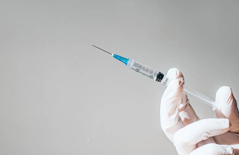 Homem é condenado a pagar R$ 60 mil por transmitir HIV à companheira em SC
