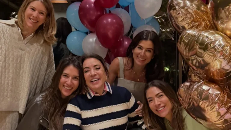 Filhas de Silvio Santos posam juntas e detalhe chama atenção: “Tudo igual”