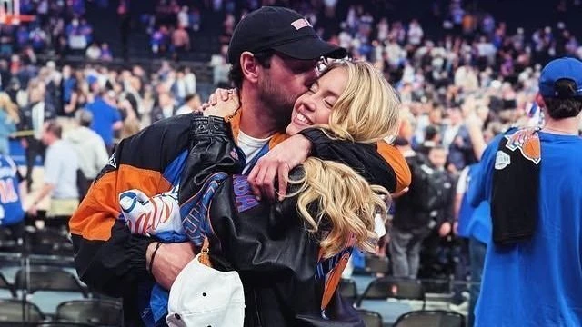 Sydney Sweeney é alvo de polêmica após jogo dos Knicks; namorado rebate