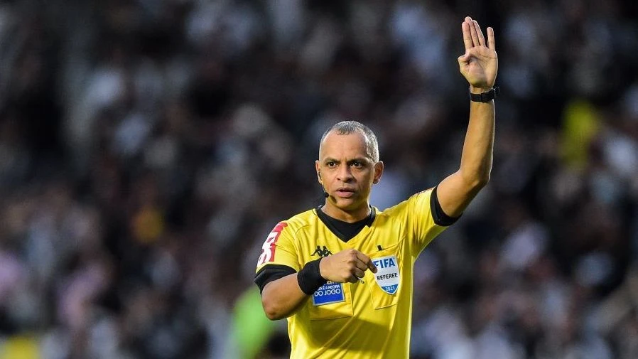 Quem é o árbitro brasileiro que apitará abertura da Copa e é famoso na web