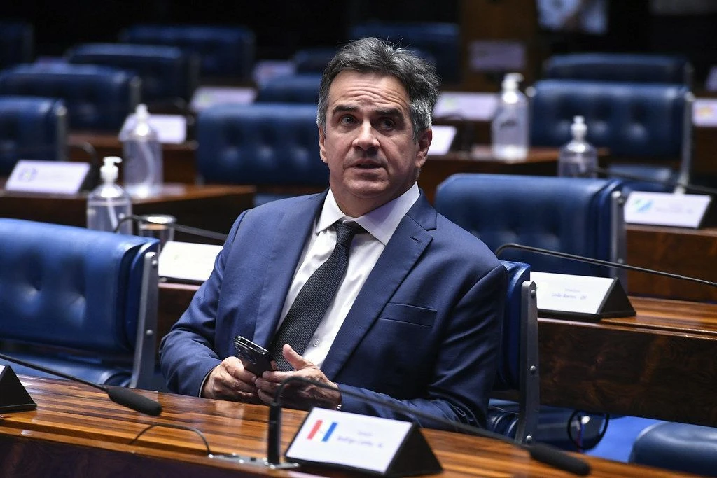Vorcaro bancou viagens de Ciro a Paris, NY, Lisboa e Courchevel, diz PF