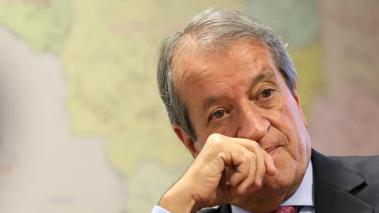 Presidente do PL tentará acalmar atritos entre Michelle e Flávio
