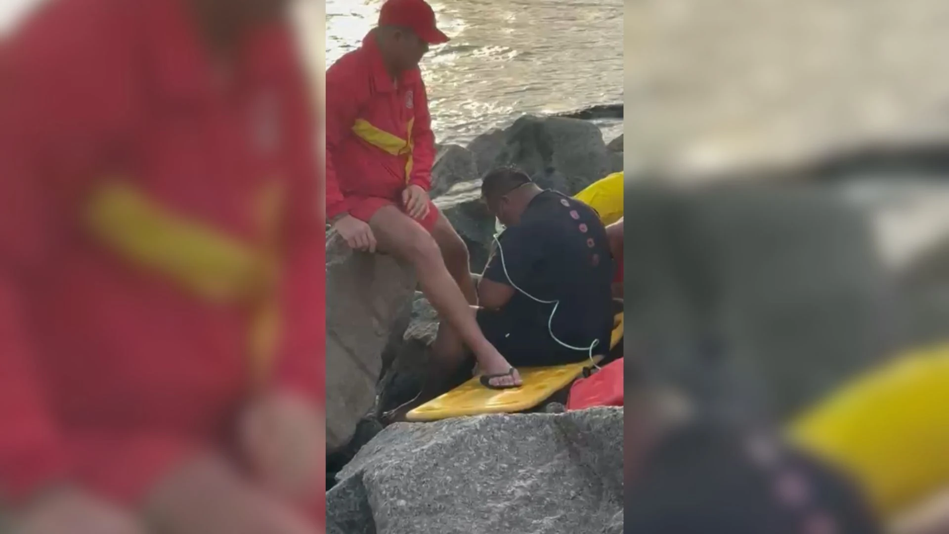 Boliviano fica preso em rochas ao tentar salvar documentos em praia de SP