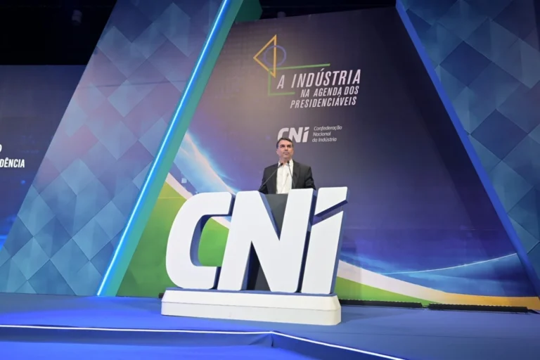 Flávio diz que “canetadas” do STF criam “insegurança jurídica” no país