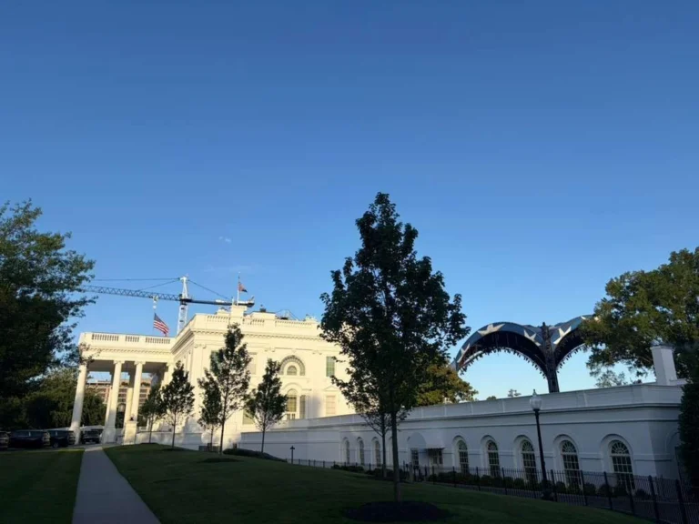 Ringue de UFC e demolição na Casa Branca: a marca de Trump em Washington