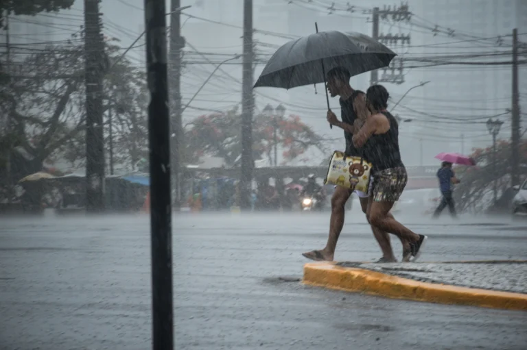 Recife deve ter semana com chuvas moderadas; veja previsão
