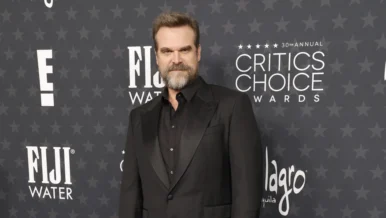 David Harbour quebra silêncio sobre Lily Allen: 