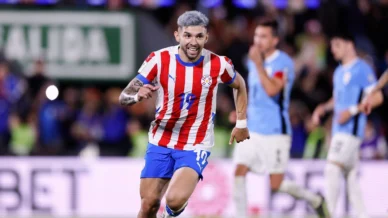 Titular do Paraguai vira desfalque para estreia na Copa, diz jornal