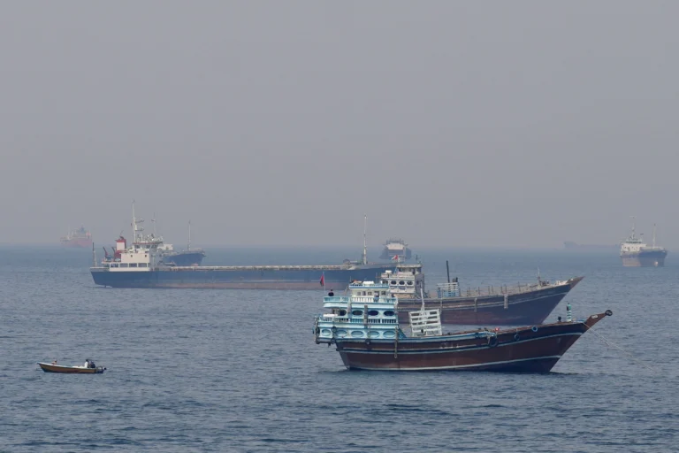 Holanda redireciona navio de guerra para Ormuz para possível missão