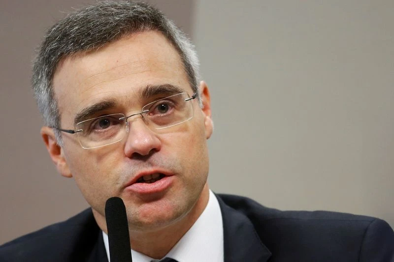 Mendonça pedirá explicações à Papuda sobre queixas de 
