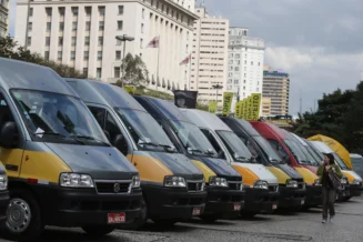 Família de menina esquecida em ônibus será indenizada por escola em SP