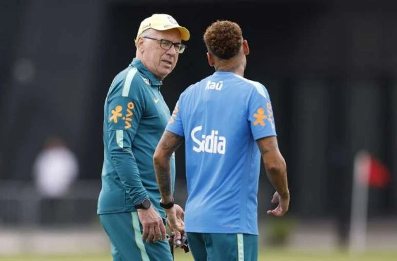 Ancelotti diz que Neymar está apto para atuar 90 minutos: 