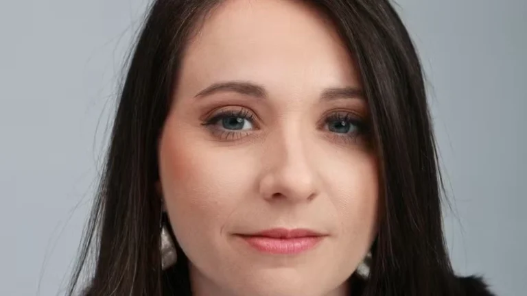 Atriz de ‘Coração Acelerado’ faz desabafo sobre AVC aos 29 anos: ‘Medo de morrer’