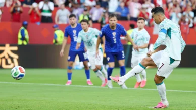 Cristiano Ronaldo derruba tabu, e Portugal elimina Croácia nos acréscimos