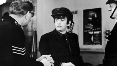 Ringo Starr completa 86 anos; relembre carreira do icônico baterista
