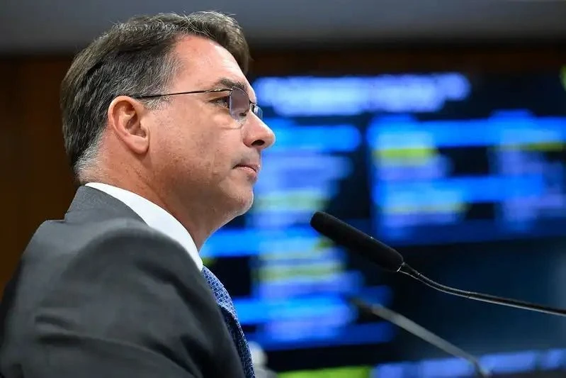 Plano de Flávio para mulheres mira independência financeira feminina