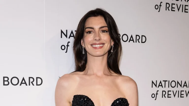 Anne Hathaway desistiu de filme por cena de parto explícita