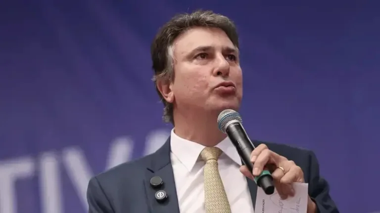 Camilo Santana deve assumir liderança do PT no Senado