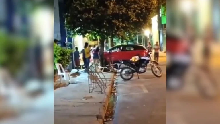 VÍDEO: motorista é preso após tentar atropelar grupo com crianças na calçada em bar no interior de SP