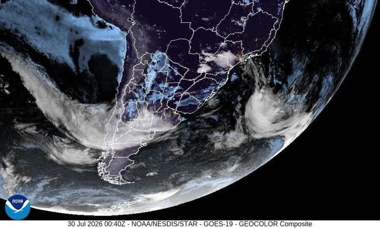 Ciclone e frente fria causam chuva e ventos fortes no Sul do Brasil