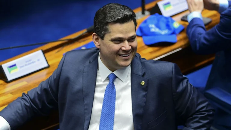 “Estávamos certos”, diz Alcolumbre sobre descoberta de petróleo no Amapá