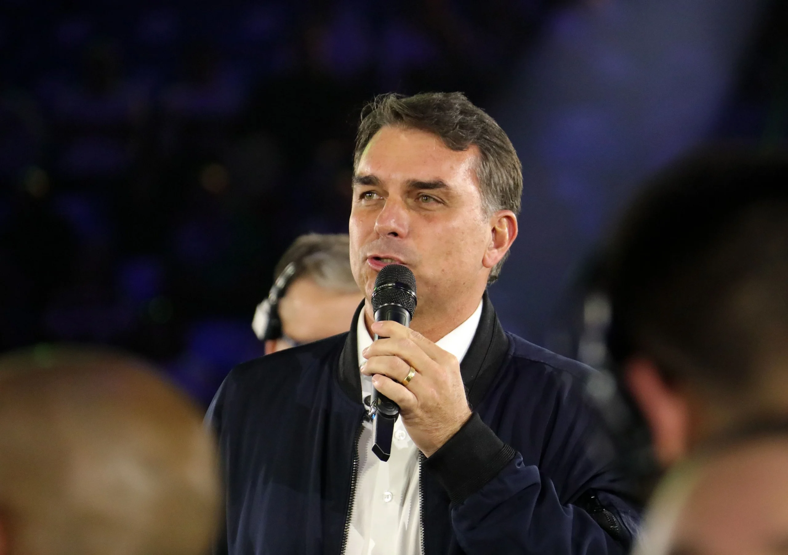 Flávio diz que seu gabinete achou que e-mails do Missão eram 