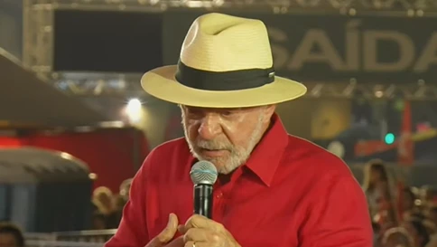 Lula guarda embate para o 2º turno ao terceirizar críticas a Flávio