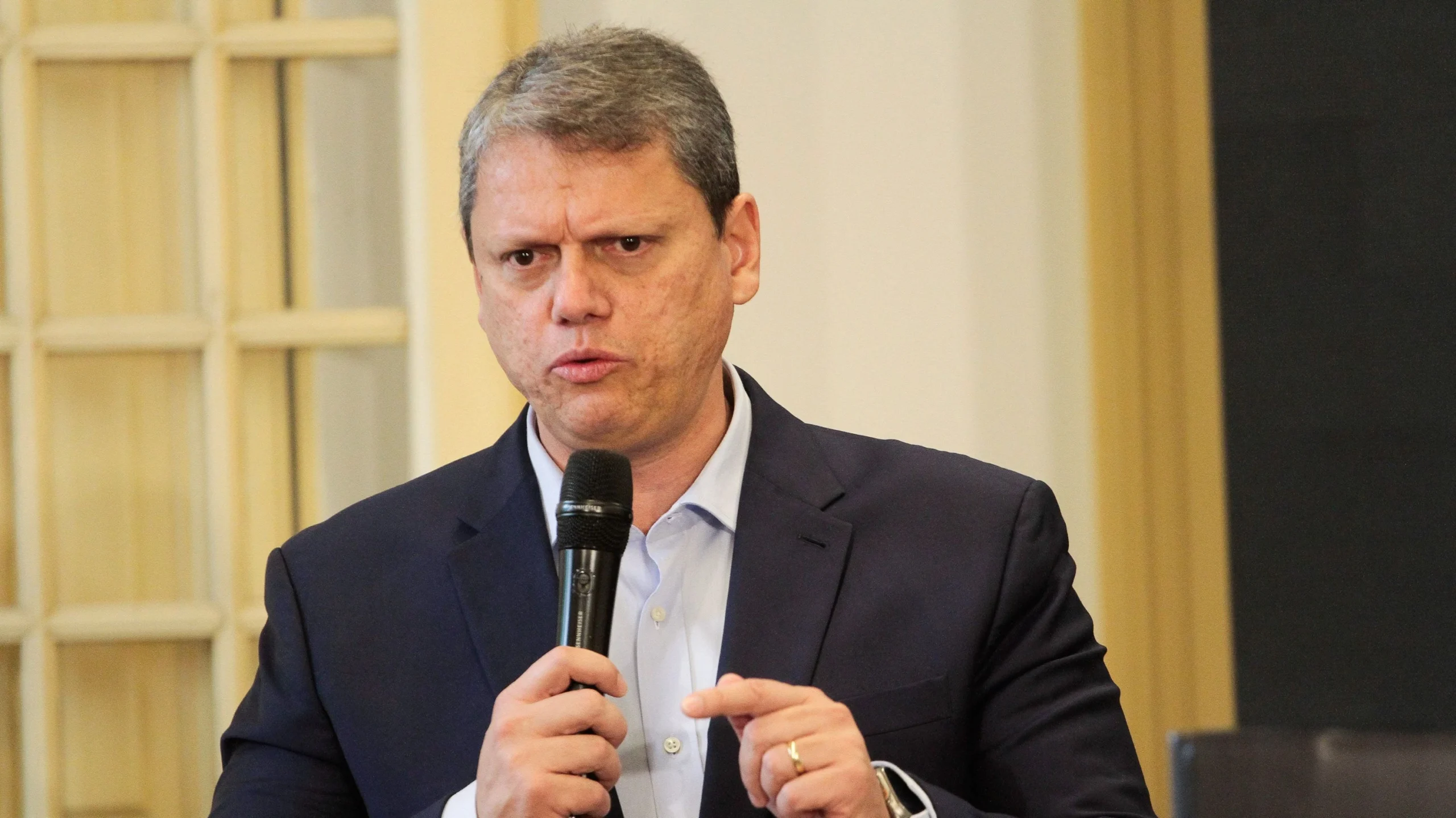 Tarcísio diz que Haddad “só fala bobagem” após acusação sobre Dark Horse