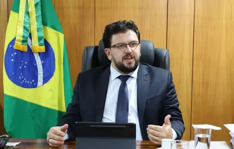 Marcola prepara estratégia de defesa e mantém lealdade a Lula