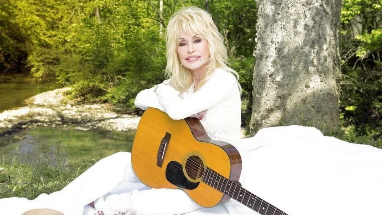 Morre cantora Dolly Parton aos 80 anos