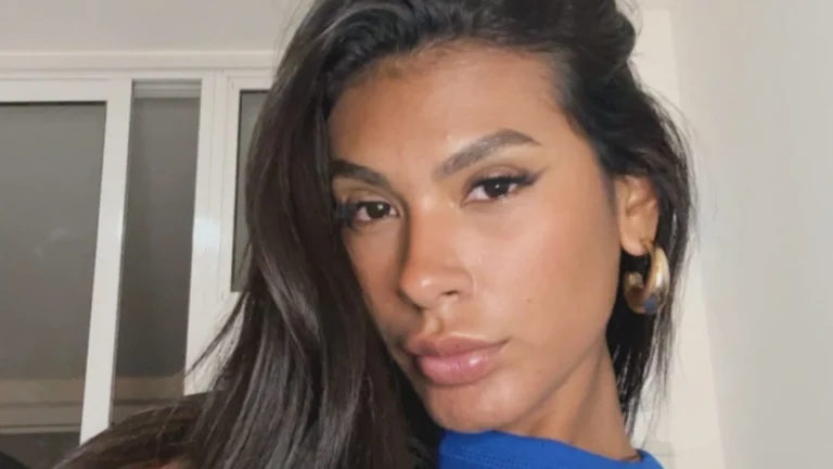 Pocah confronta fã e diz ter rosto manipulado em foto: “Por que editou?”
