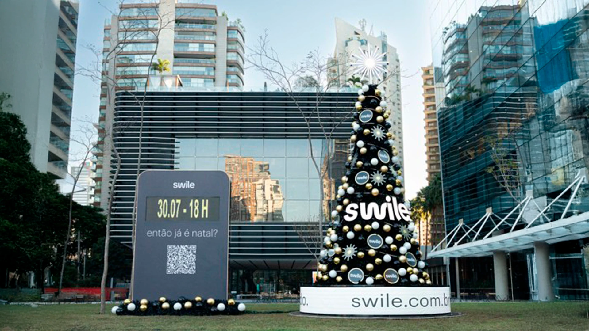 Ação de marketing usa árvore de Natal para falar de benefícios