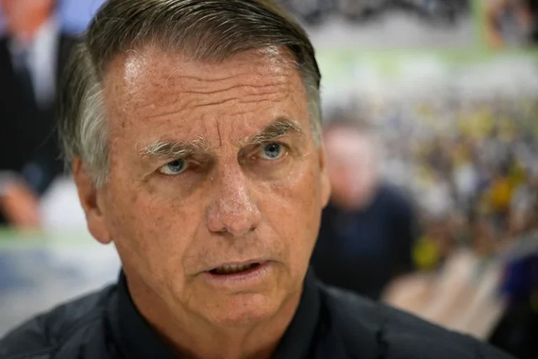 PF pede a Moraes definição sobre destino de armas de Bolsonaro