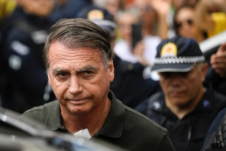 Moraes autoriza Bolsonaro a passar por consulta odontológica