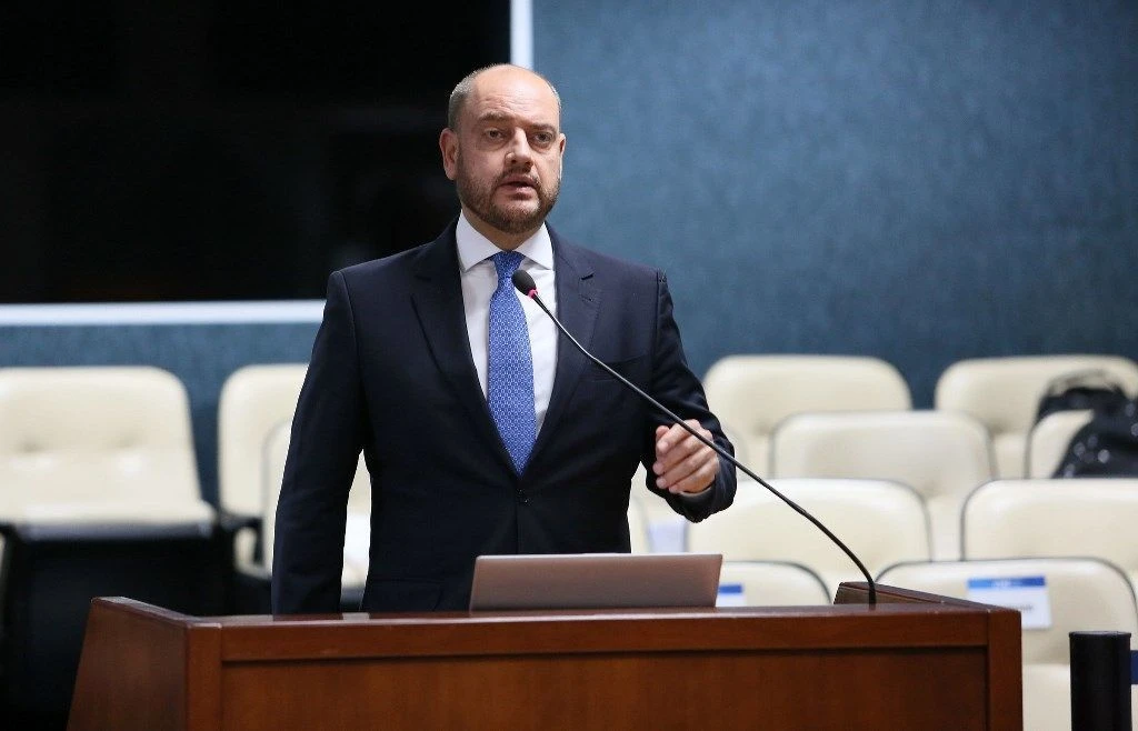 Real Time: governo de Couto é aprovado por 47%; desaprovação é de 45%