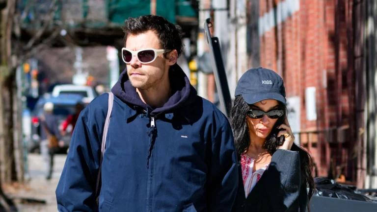 Após unfollow, Harry Styles e Zoë planejam “casamento íntimo”, diz site
