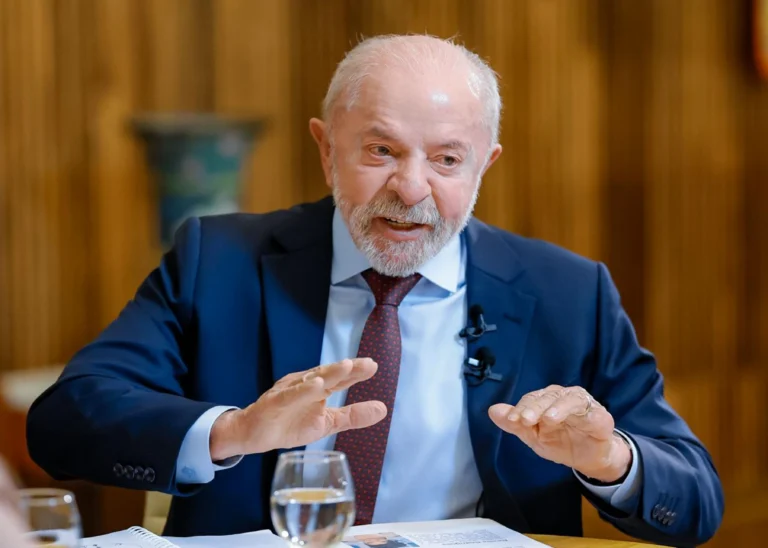 Lula planeja entrevistas para dia do debate na Globo