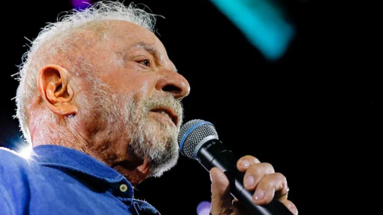 Flávio usa fala de Lula sobre mulheres; PT diz ser “desespero eleitoral”