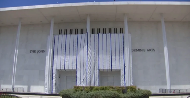 Kennedy Center pode fechar em disputa por nome de Trump, diz jornal