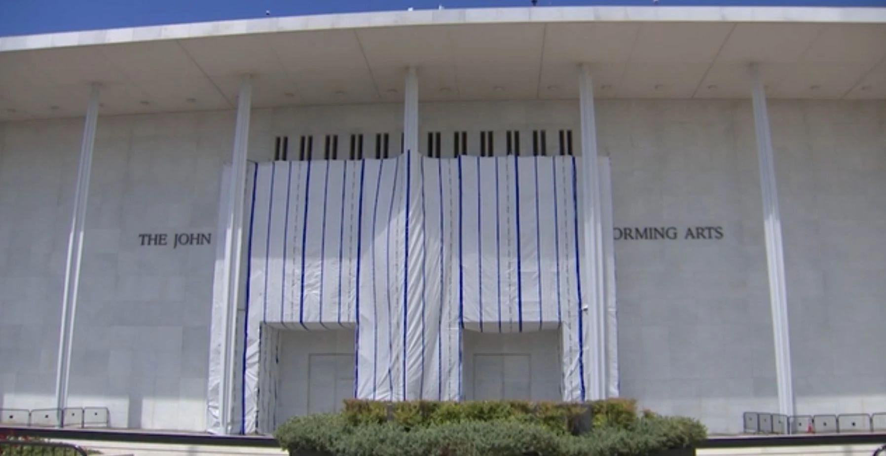 Kennedy Center pode fechar em disputa por nome de Trump, diz jornal