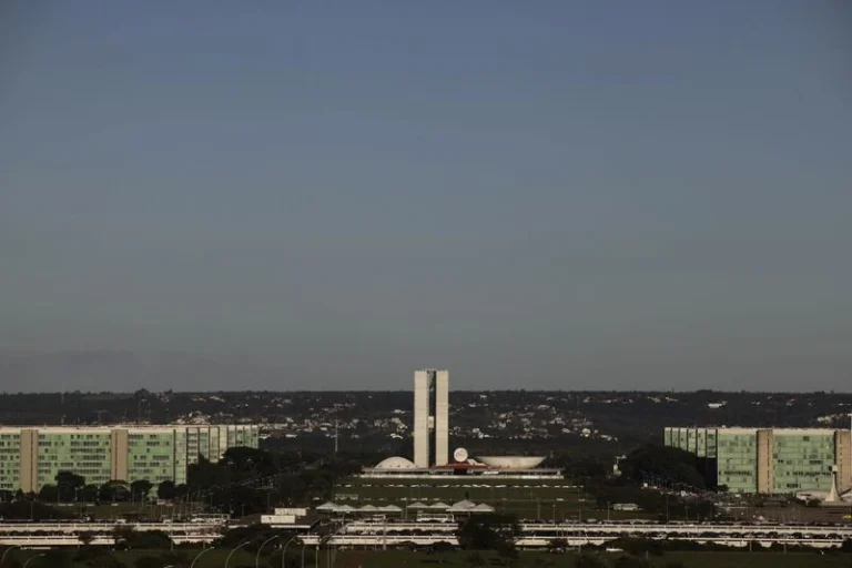 Senado negou dados sobre entrada de Vorcaro, Lulinha e esposa de Moraes