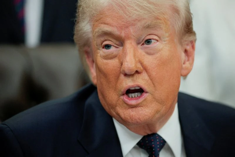 Trump critica Canadá e defende tarifa para trazer fábricas aos EUA