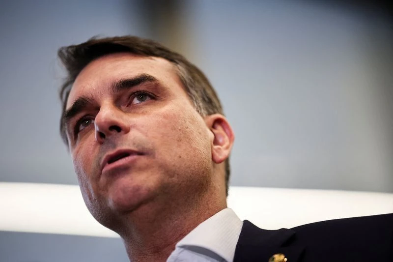 Flávio nega que pretenda tirar Nossa Senhora Aparecida como Padroeira