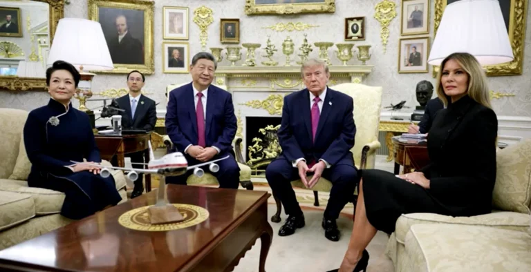 Trump e Xi Jinping se reúnem no Salão Oval da Casa Branca; veja fotos