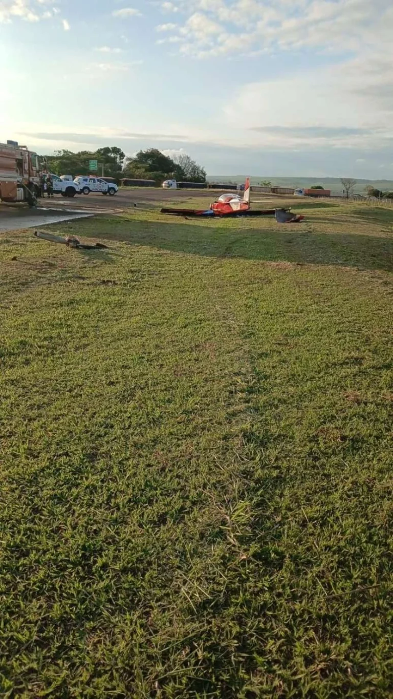 Avião de pequeno porte cai no interior de SP e deixa dois mortos