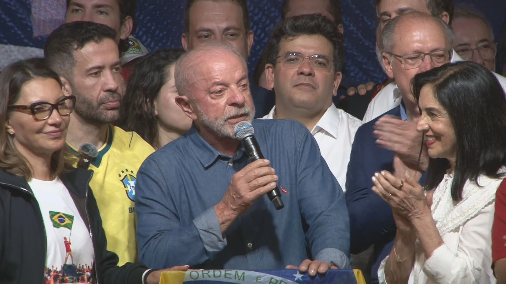 Lula: Ninguém é obrigado a gostar do presidente, mas ele governa pra todos