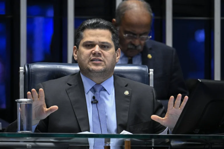Alcolumbre diz ter maioria para se reeleger e rejeita impeachment de Moraes
