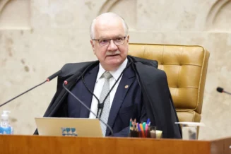 Fachin diz a Andrei que PF deve enviar menções a ministros no caso Master
