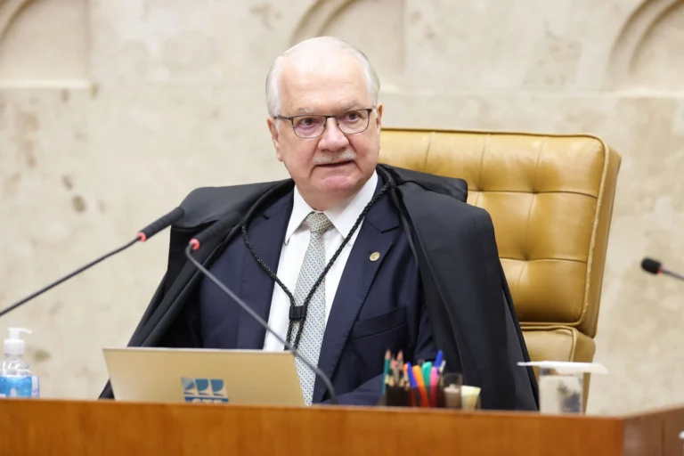 Fachin diz a Andrei que PF deve enviar menções a ministros no caso Master