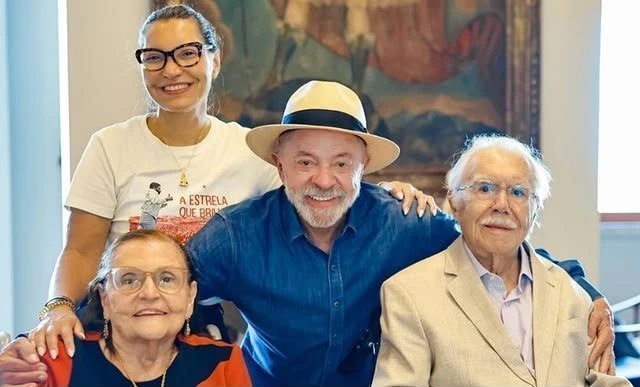 Lula visita Sarney após ato de campanha em São Luís